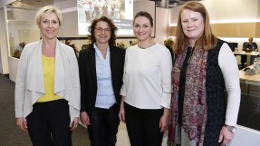 Gruppenbild mit Digitalministerin Judith Gerlach beim IHK-Arbeitskreis Frauen