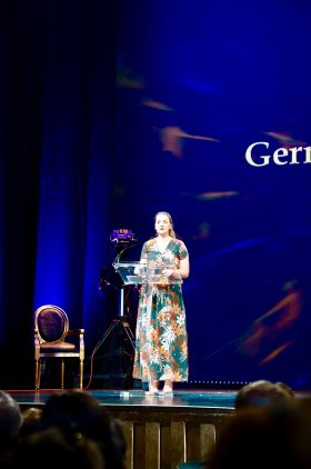 Digitalministerin Judith Gerlach, MdL, bei ihrer Rede im Cuvilliés-Theater in München.