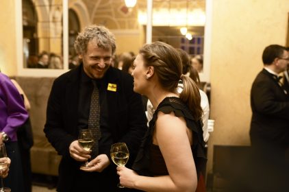 DigitalminiDigitalministerin Judith Gerlach, MdL im Gespraech mit Regisseur Marcus H. Rosenmueller beim Bayerischen Filmpreis 2018.sterin Judith Gerlach, MdL im Gespräch mit Regisseur Marcus H. Rosenmüller beim Bayerischen Filmpreis 2018.