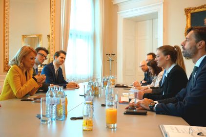Digitalministerin Judith Gerlach, MdL, im Gespräch mit Dr. Antonella Mei-Pochtler, Leiterin von ‚Think Austria‘