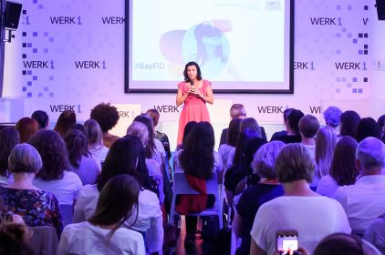 Dorothee Bär, MdB, Staatsministerin bei der Bundeskanzlerin und Beauftragte der Bundesregierung für Digitalisierung, beim BayFiD-Kickoff