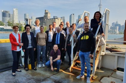 Die bayerische Delegation bei der Ankunft in Toronto. Nach der Überfahrt vom City Airport auf Toronto Islands geht es zum ersten Termin im Ministerium für wirtschaftliche Entwicklung, Schaffung von Arbeitsplätzen und Handel in Ontario.