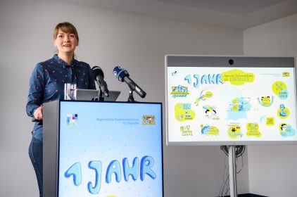 Digitalministerin Gerlach spricht bei der Pressekonferenz zu einem Jahr Digitalministerium