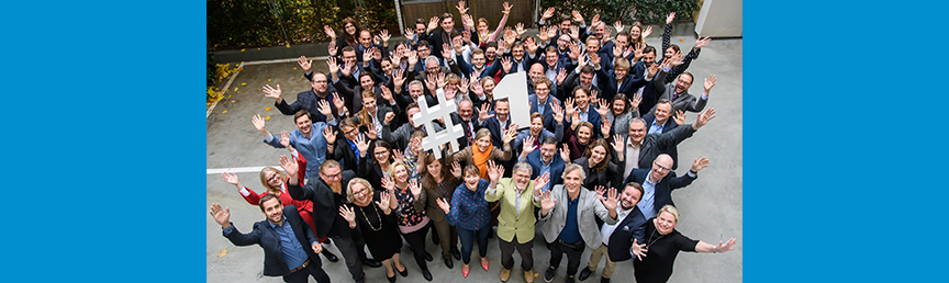 Gruppenbild der Mitarbeiter/-innen des Digitalministeriums. Gruppenbild der Mitarbeiter.innen des Digitalministeriums