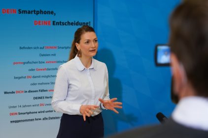Digitalministerin Gerlach beim Interview