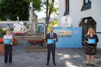 Digitalministerin Gerlach mit Landrat Walch und Bauministerin Schreyer