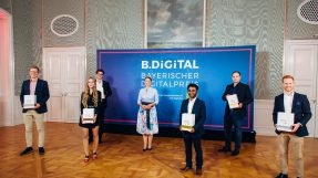 Gruppenbild mit Digitalministerin Gerlach und Preisträger.innen