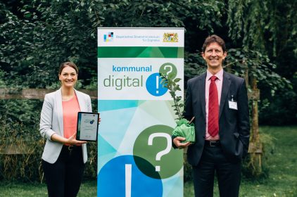 Staatsministerin Judith Gerlach mit Sascha Götz, Programmleiter Smart City Bamberg