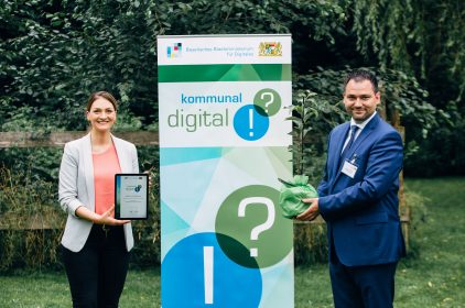 Staatsministerin Judith Gerlach mit Sebastian Hartl, Erster Bürgermeister Markt Luhe-Wildenau