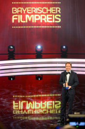 Michael Bully Herbig auf der Bühne es Bayerischen Filmpreises