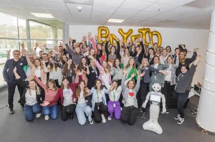 Gruppenbild BayFiD Teilnehmerinnen beim Unternehmensbesuch bei Schaeffler