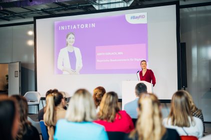 Staatsministerin Gerlach bei einer Rede bei der Verabschiedung des Batch 3